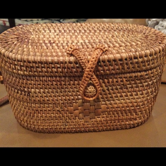 Handbags - Rattan Woven Oval Shoulder Bag New Handmade in Vietnam Leather Straps Brown Tan